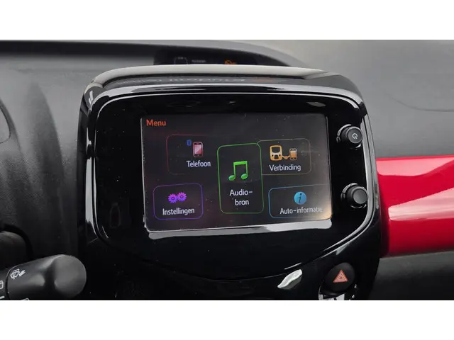 Toyota Aygo 1.0 VVT-i x-wave 2015 Benzine 12