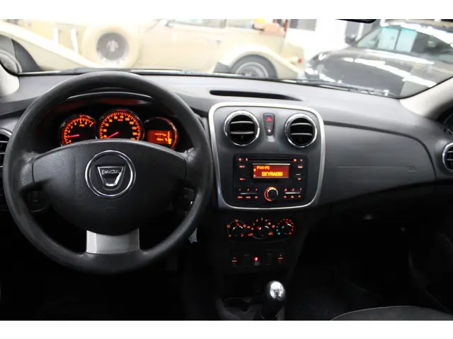 Dacia Logan MCV 0.9 TCe Lauréate 2015 Benzine 9