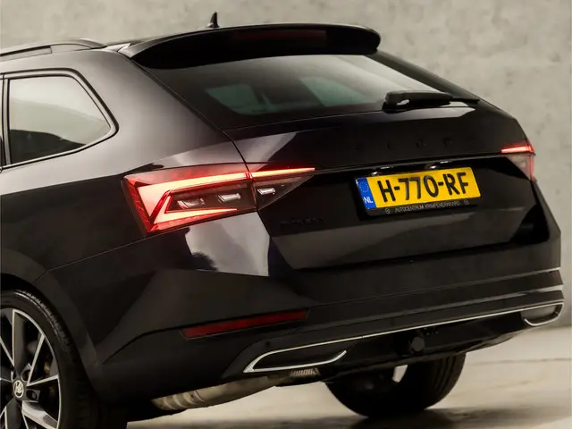 Škoda Superb Combi 1.5 TSI Sportline 2020 Benzine 15