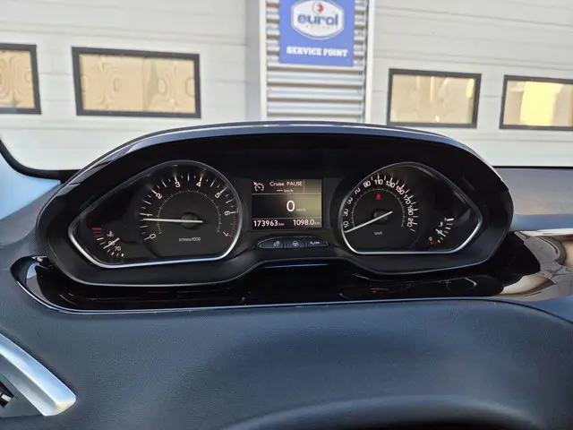 Peugeot 208 1.2 VTi Blue Lease Executive 2013 Benzine 21