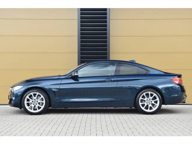 BMW 4 Serie Coupé 435i xDrive 2013 Benzine 2