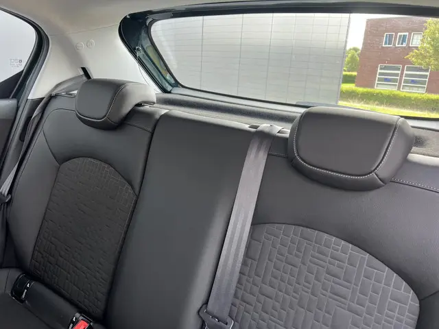 Opel Corsa 1.4 Cosmo 2015 Benzine 12