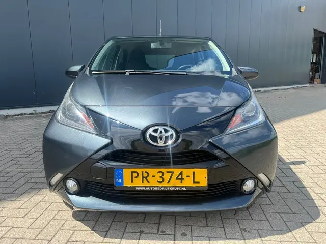 Toyota Aygo 1.0 VVT-i x-play 2017 Benzine