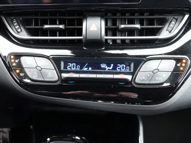 Toyota C-HR 1.8 Hybrid Dynamic 2018 Hybride Benzine 22