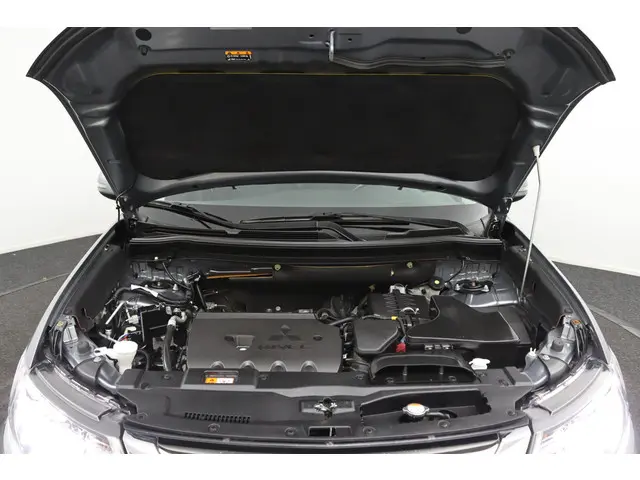 Mitsubishi Outlander 2.0 Executive Edition 2017 Benzine 31