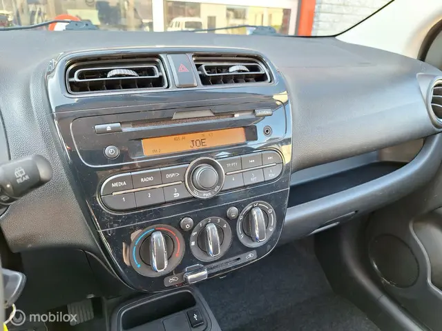 Mitsubishi Space Star 1.0 COOL+ 2018 Benzine 14