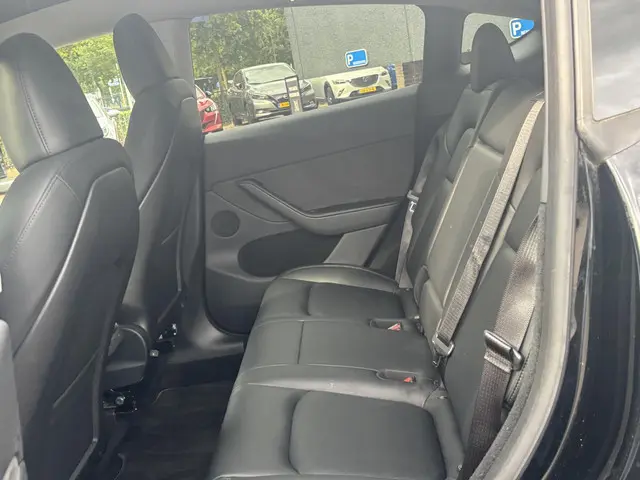 Tesla Model Y Performance AWD 75 kWh 2022 Elektrisch 9