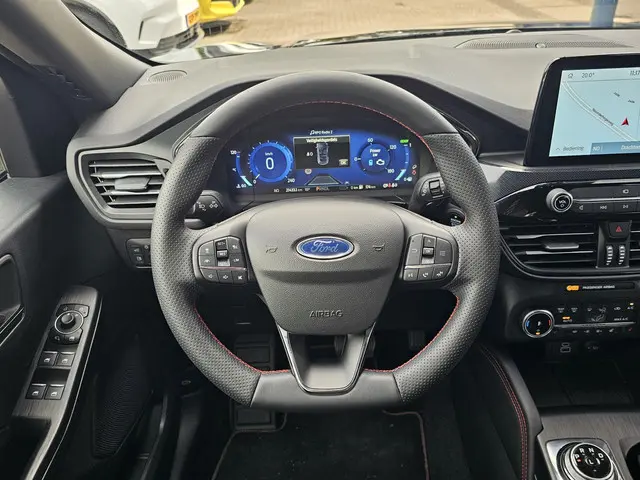 Ford Kuga 2.5 PHEV ST-Line X 2024 Hybride Benzine 17