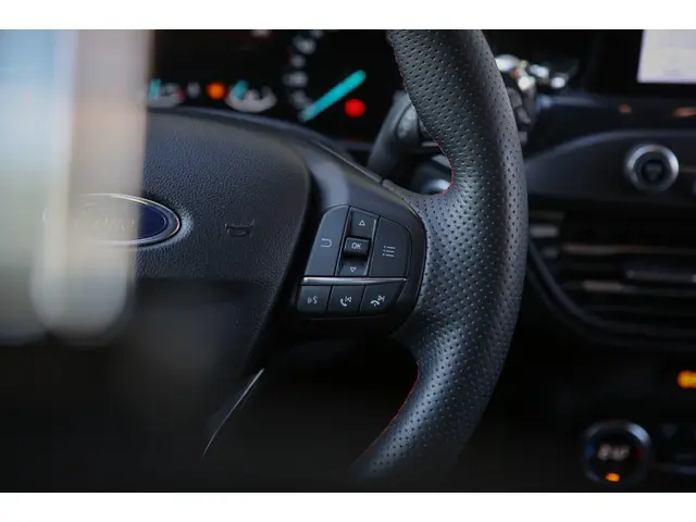 Ford Focus Wagon 1.0 EcoB. ST L. Bns 2020 Benzine 17