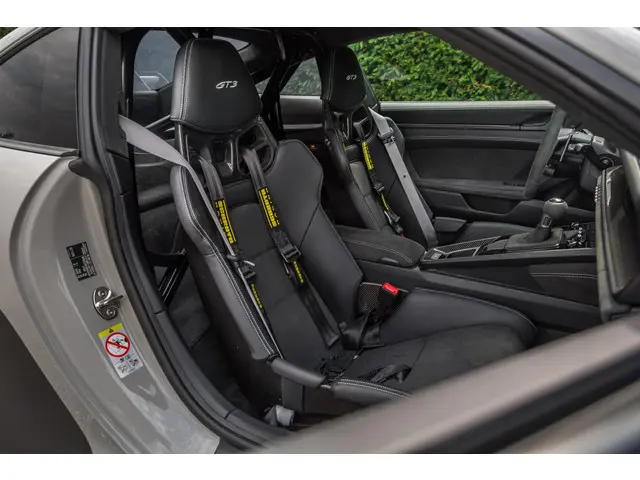 Porsche 911 4.0 GT3 2022 Benzine 9