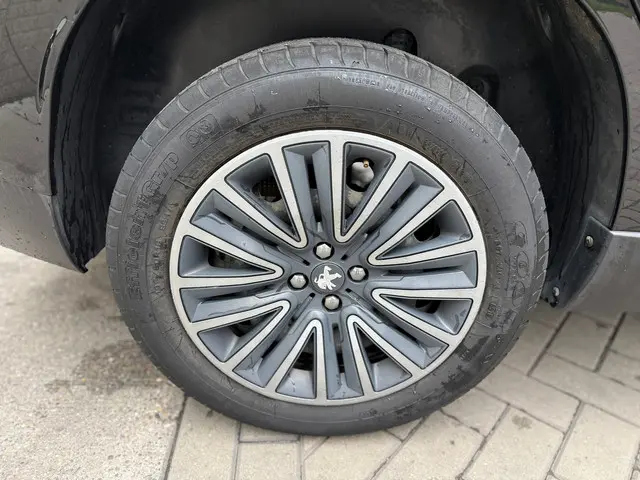 Peugeot 2008 1.2 PureTech Blue Lion 2016 Benzine 16
