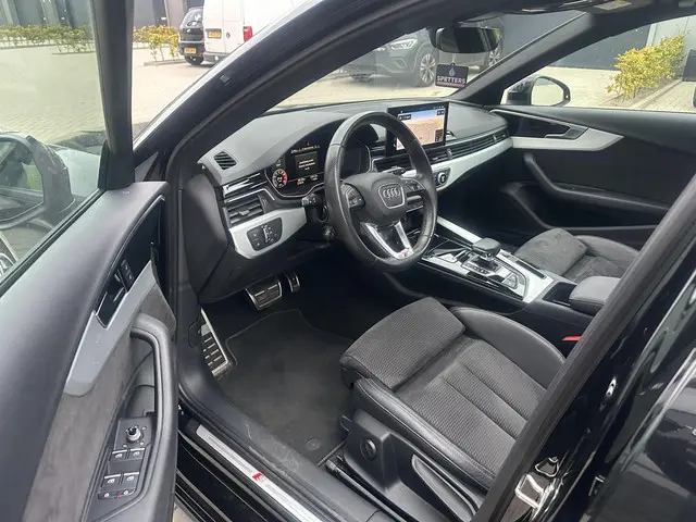 Audi A4 Avant 35 TFSI S Line / Panorama dak 2021 Benzine 11