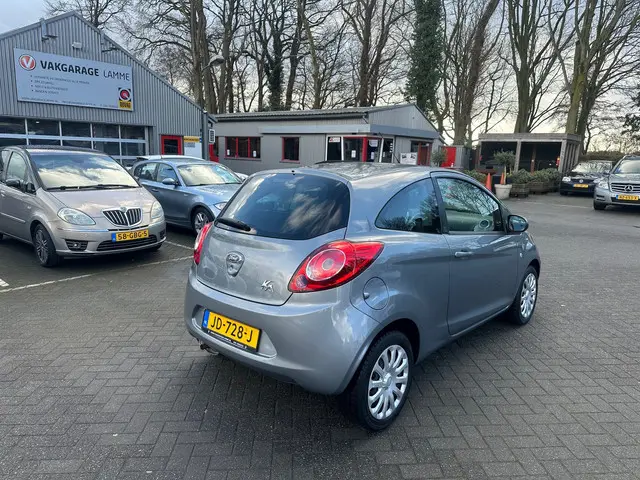 Ford Ka 1.2 Style start/stop , airco , 110.000 km 2014 Benzine 3