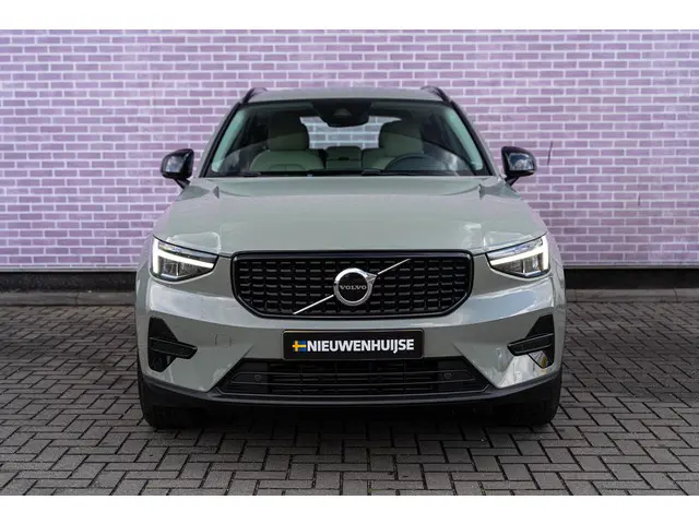 Volvo XC40 1.5 T2 Plus Dark 2022 Benzine 2