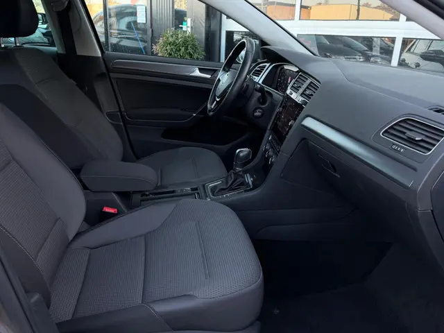 Volkswagen Golf 1.0 TSI Highline / ACC / LED 2018 Benzine 14