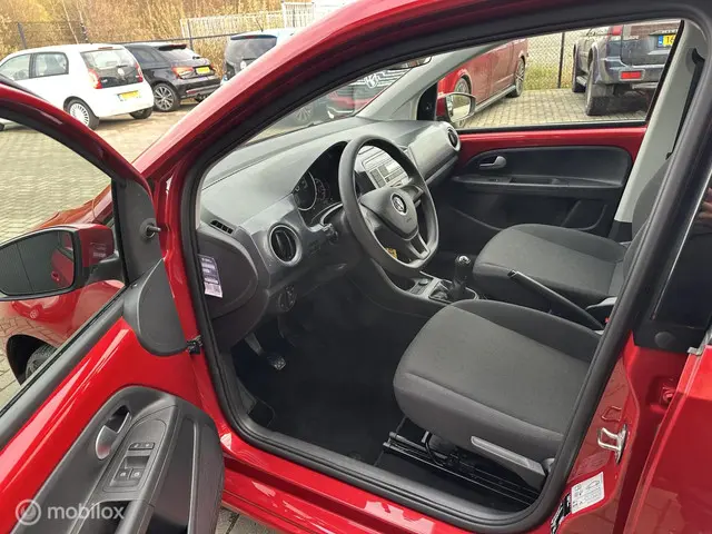 Volkswagen up! 1.0 2022 Benzine 8