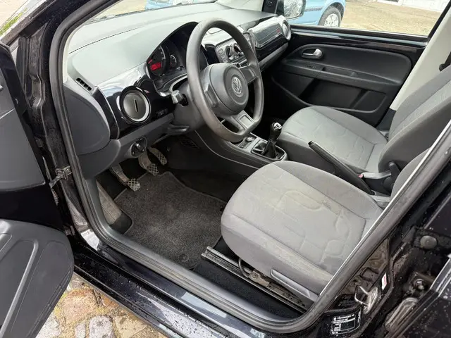 Volkswagen up! 1.0 move up! BlueMotion 2012 Benzine 7