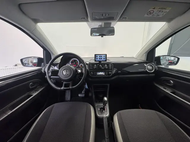 Volkswagen up! 1.0 Aut. High up! 2015 Benzine 3
