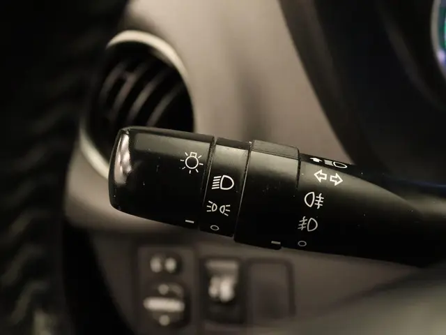 Toyota Yaris 1.5 Hybrid Trend 2016 Hybride Benzine 22