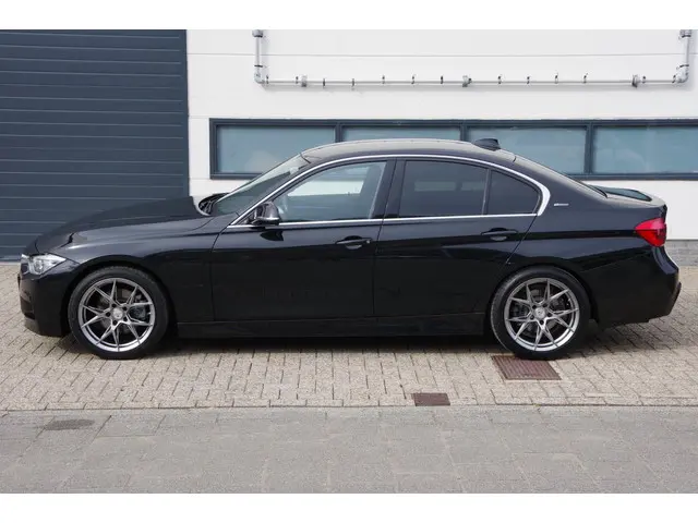 BMW 3 Serie 330e M-sport LEDER/NAVI 2016 Hybride Benzine 22