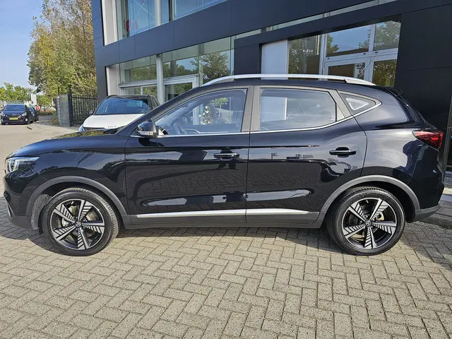 MG ZS EV 2