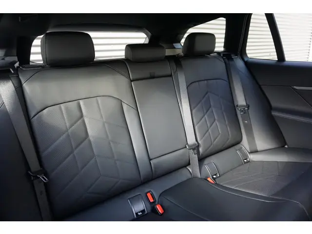 BMW 5 Serie Touring 530e 2025 Hybride Benzine 10
