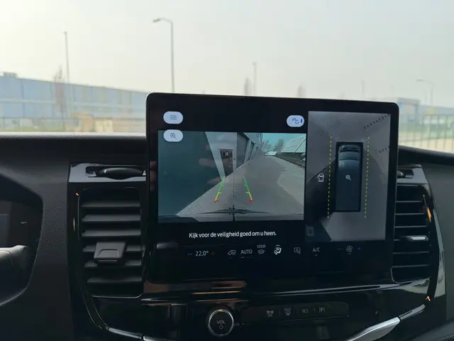 Ford Transit 350 2.0 TDCI L3H2 Limited RWD 2024 Diesel 10