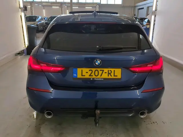 BMW 1 Serie 120i Business Edition Plus 2021 Benzine 15