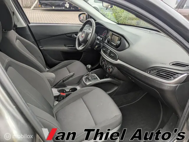 Fiat Tipo 1.4 16v Lounge navi 2018 Benzine 12