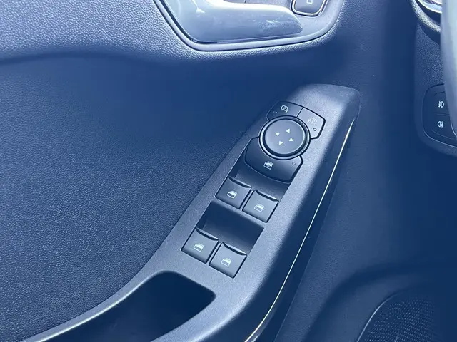 Ford Fiesta 1.0 EcoBoost Hybrid Titanium 2022 Benzine 23