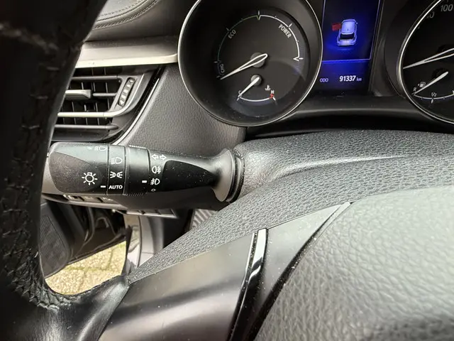 Toyota C-HR 1.8 Hybrid Bi-tone 2018 Hybride Benzine 14