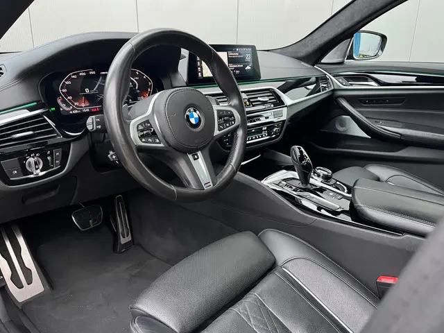 BMW 5 Serie M550i xDrive High Executive 2019 Benzine 9