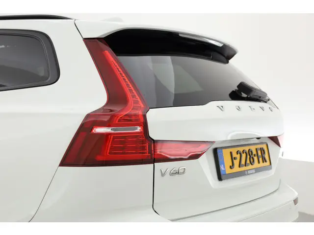 Volvo V60 2.0 B4 R-Design 2020 Hybride Benzine 29