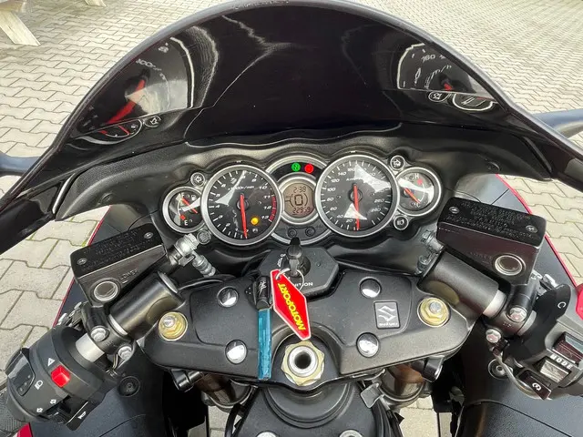 Suzuki GSX Sport R 1300 Hayabusa 2017 Benzine 11