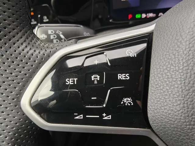 Volkswagen Golf 1.5 eTSI R-Line 2022 Benzine 13