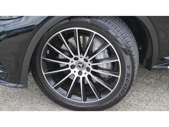 Mercedes-Benz GLC Coupé 300 245pk 4MATIC 2017 Benzine 51