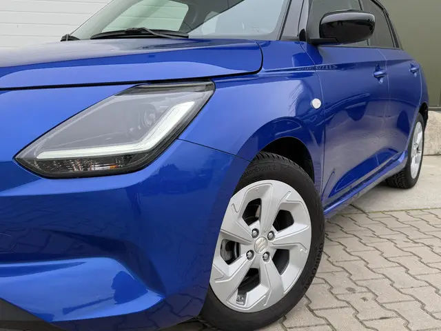 Suzuki Swift 1.2 Select Smart Hybrid 2025 Benzine 29