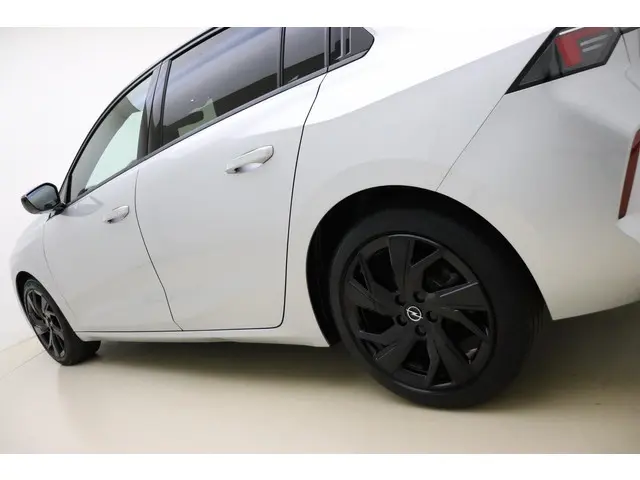 Opel Astra 1.2 Level 4 2023 Benzine 16