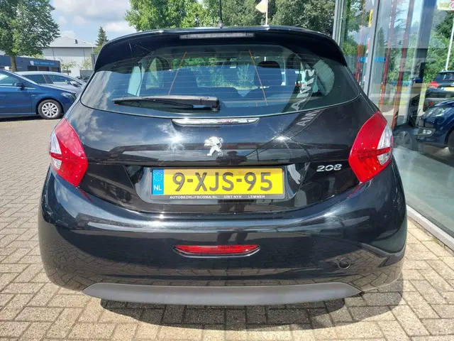 Peugeot 208 1.0 VTi LIKE 2014 Benzine 8