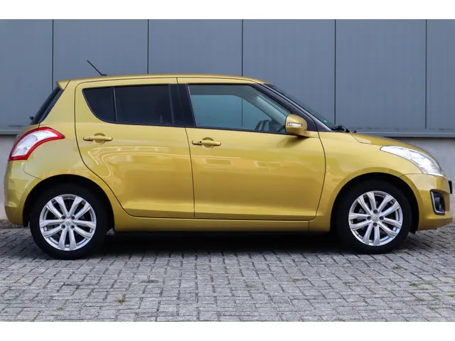 Suzuki Swift 1.2 Exclusive 2015 Benzine 8