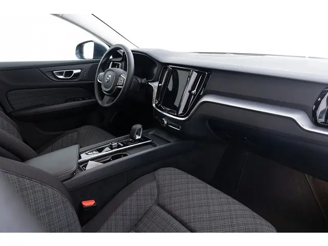 Volvo V60 2.0 B4 Core | Trekhaak | NAVI | Automaat 2022 Benzine 4