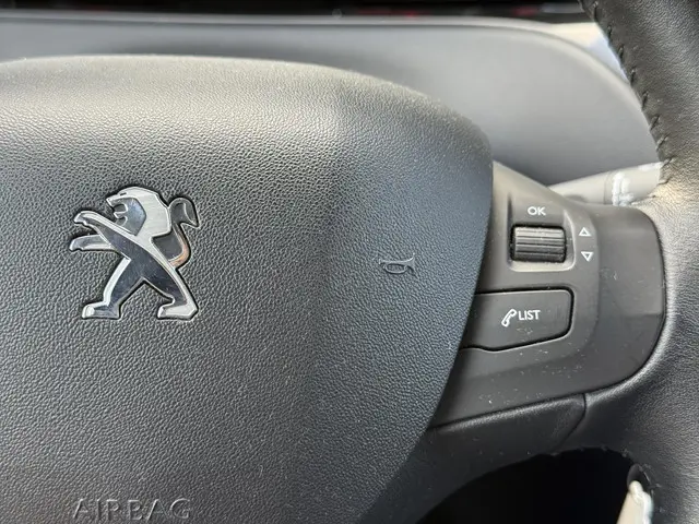Peugeot 208 1.2 PureTech Style 2015 Benzine 19