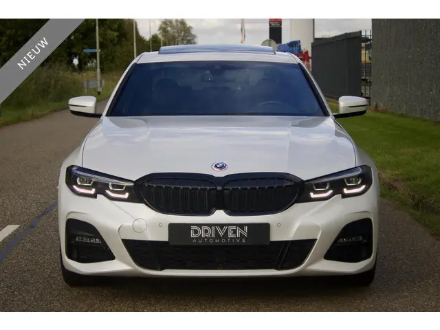 BMW 3 Serie 320i High Executive 2022 Benzine 9