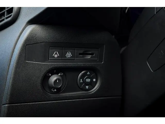 DS DS 3 Crossback 1.2 PureTech Grand Chic 2021 Benzine 36