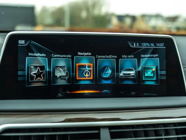 BMW 7 Serie 740i High Executive 2017 Benzine 44