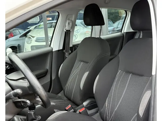 Peugeot 208 1.2 VTi Envy 2014 Benzine 10