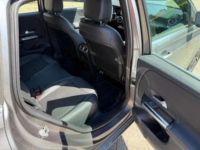 Mercedes-Benz B-Klasse 180 Premium Plus 2020 Benzine 25