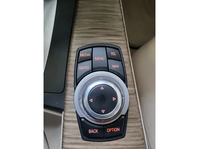 BMW 3 Serie 320 I Hi executive modern 2015 Benzine 31