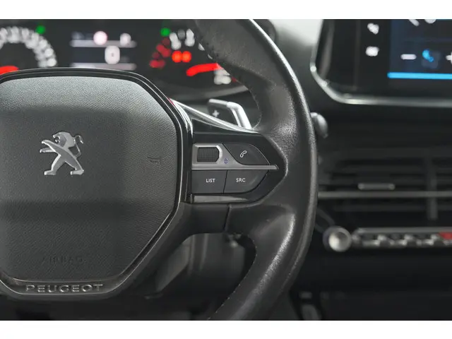 Peugeot 208 PureTech 100 EAT8 Active 2020 Benzine 31