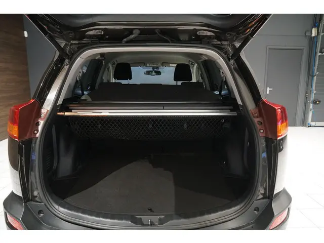 Toyota RAV4 2.2D Style 4WD 2015 Diesel 14